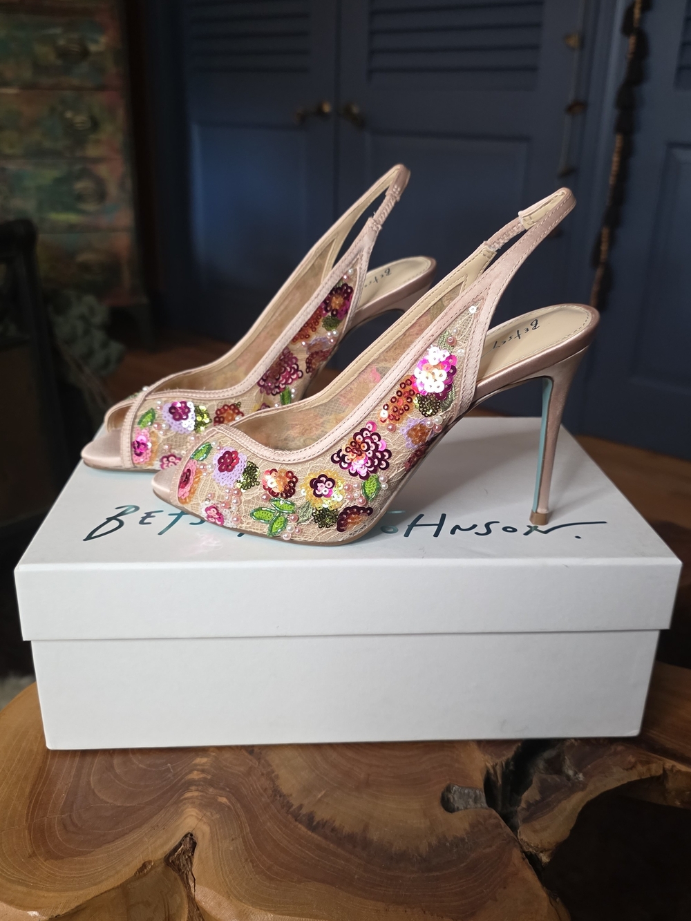 Title: NWT Betsey Johnson Blue Gerri Nude Floral Embellished Heels 9.5